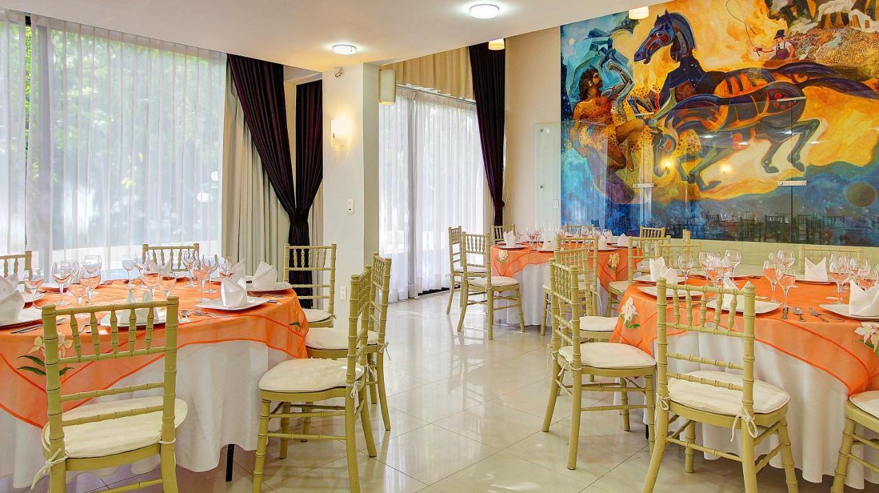 Fiesta Inn Villahermosa Cencali Esterno foto
